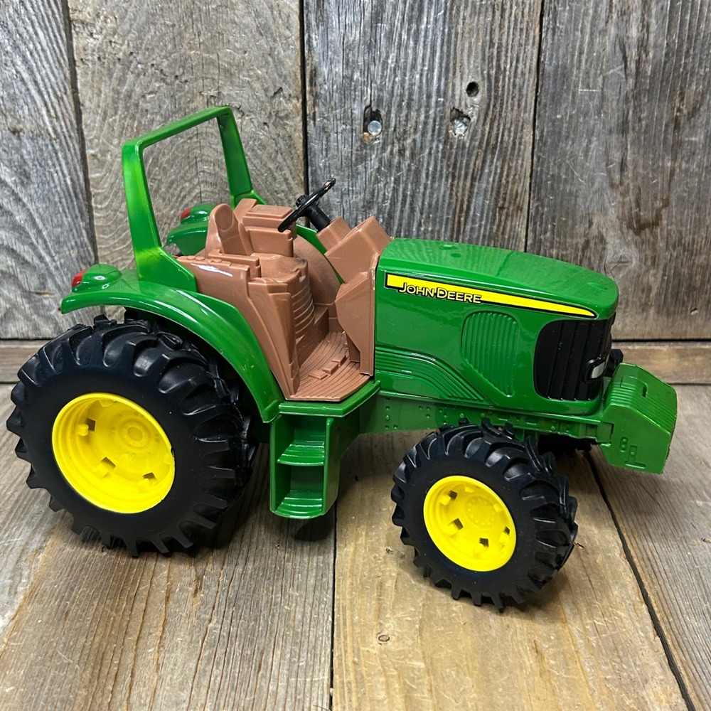 John Deere ERTL Green Toy Tractor Plastic Farm Vehicle Open Cab E0521YL01